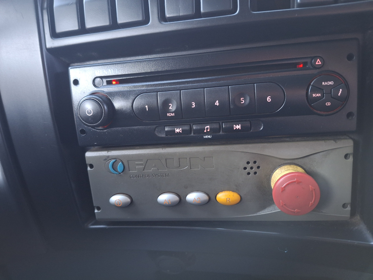 Garbage truck Renault D26 Śmieciarka Mullwagen Environnement VR5 LEV Euro 6: picture 30 Garbage truck Renault D26 Śmieciarka Mullwagen Environnement VR5 LEV Euro 6: picture 30