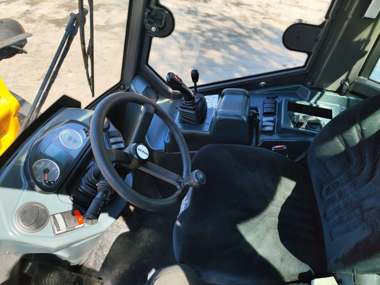 Wheel loader Mecalac AX 1000: picture 12