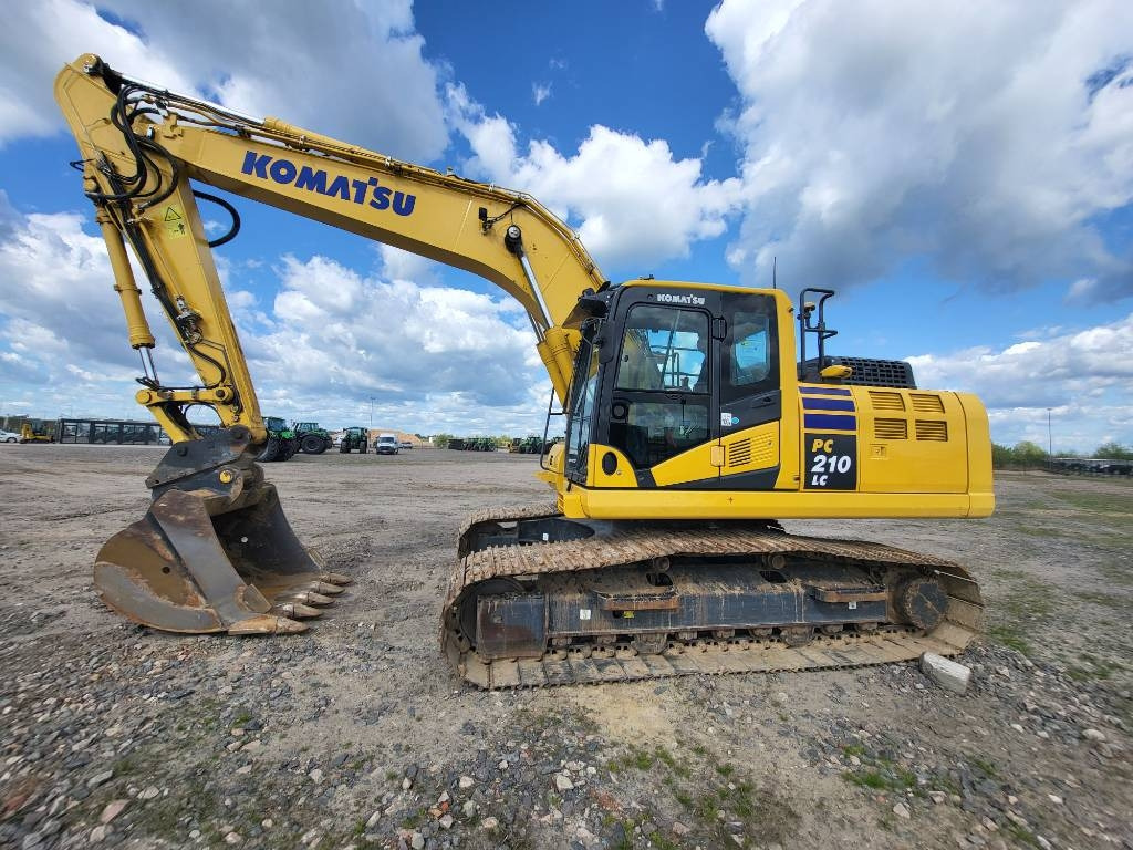 Komatsu PC210-11E0 - Crawler excavator: picture 1 Komatsu PC210-11E0 - Crawler excavator: picture 1