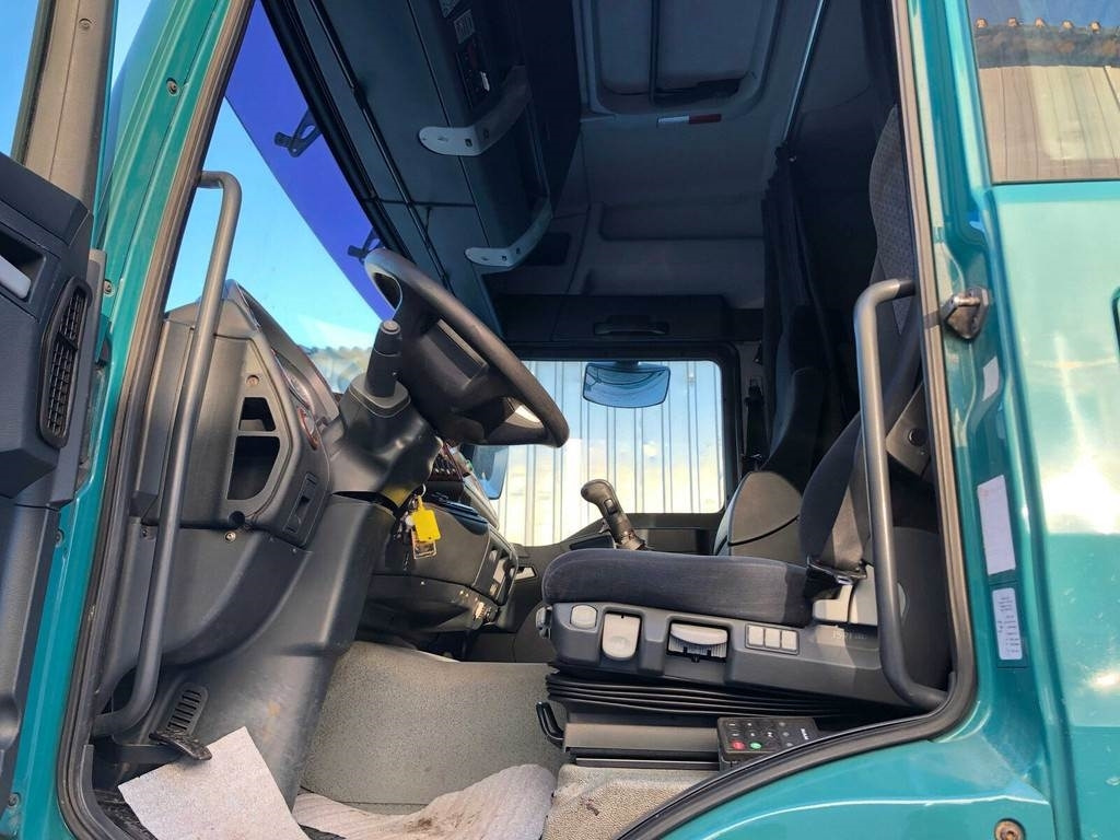 MAN TGA 35.480 8X2-4 BL DRY VACUUM 353kW - Vacuum truck: picture 5 MAN TGA 35.480 8X2-4 BL DRY VACUUM 353kW - Vacuum truck: picture 5