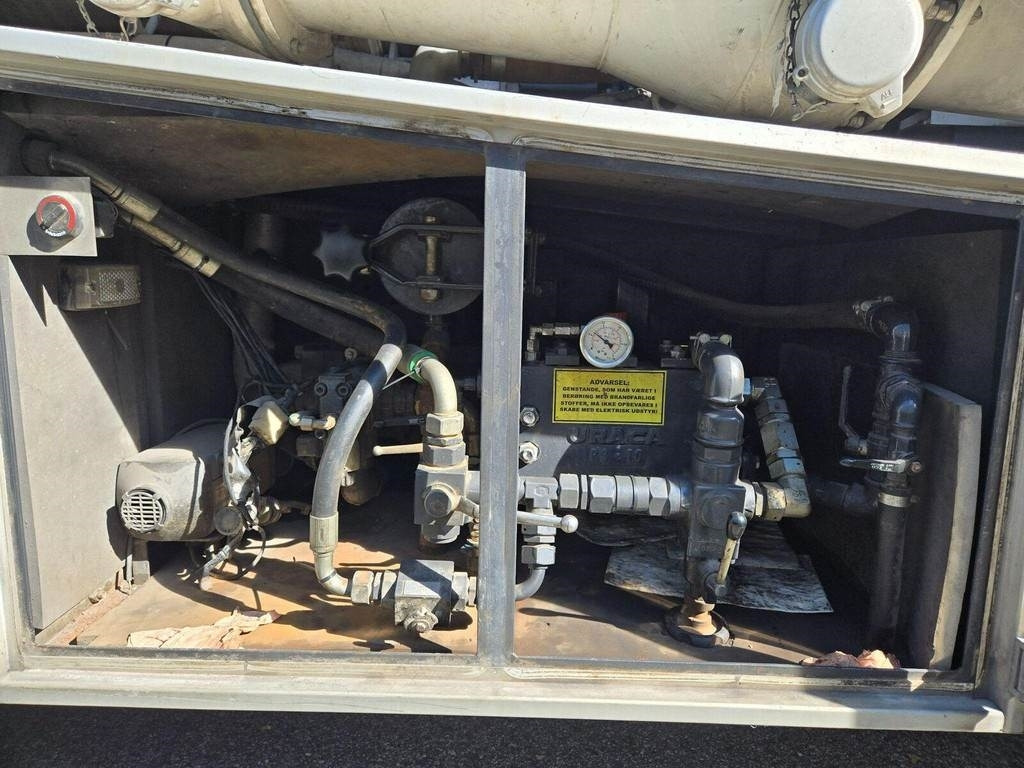 Vacuum truck Scania G420 6X2 J. Hvidtved Larsen: picture 17 Vacuum truck Scania G420 6X2 J. Hvidtved Larsen: picture 17