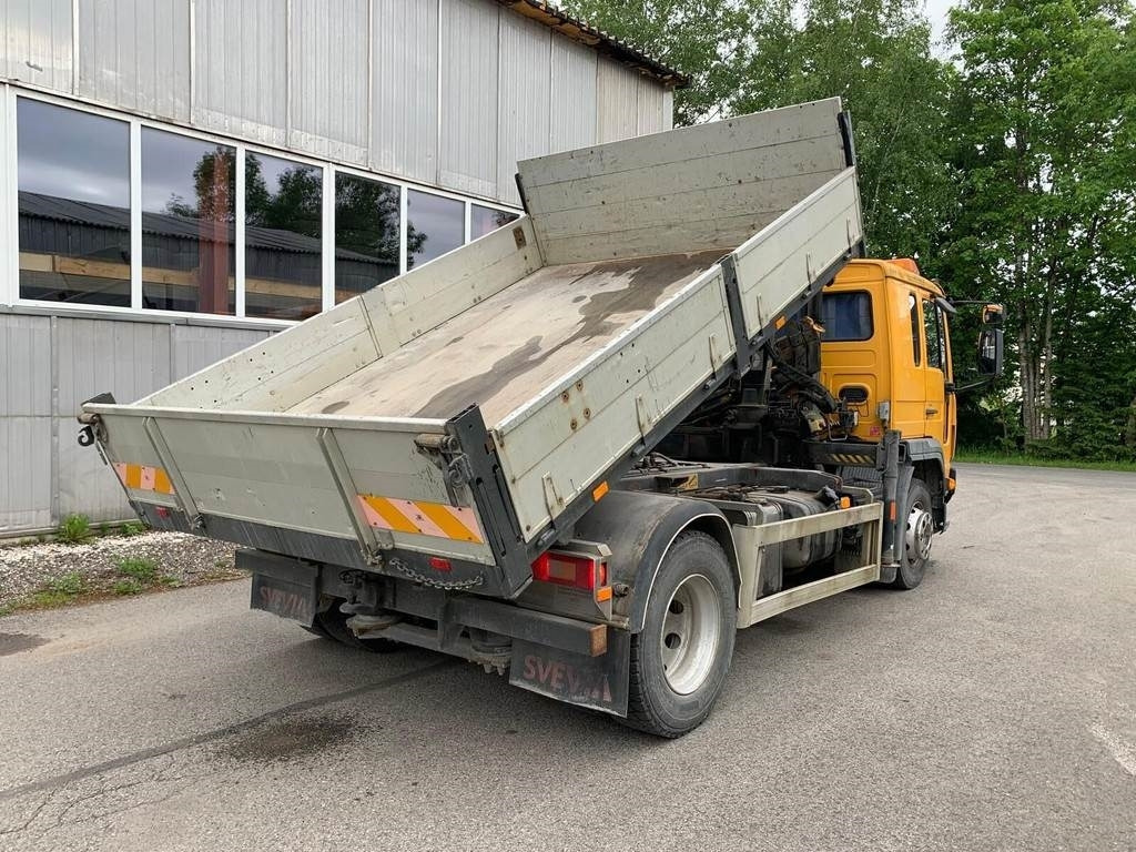 Volvo FL615 + HIAB 027-2 - Tipper: picture 4 Volvo FL615 + HIAB 027-2 - Tipper: picture 4