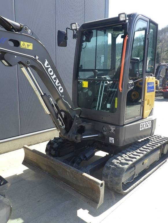 Volvo ECR 25 D - Mini excavator: picture 2 Volvo ECR 25 D - Mini excavator: picture 2