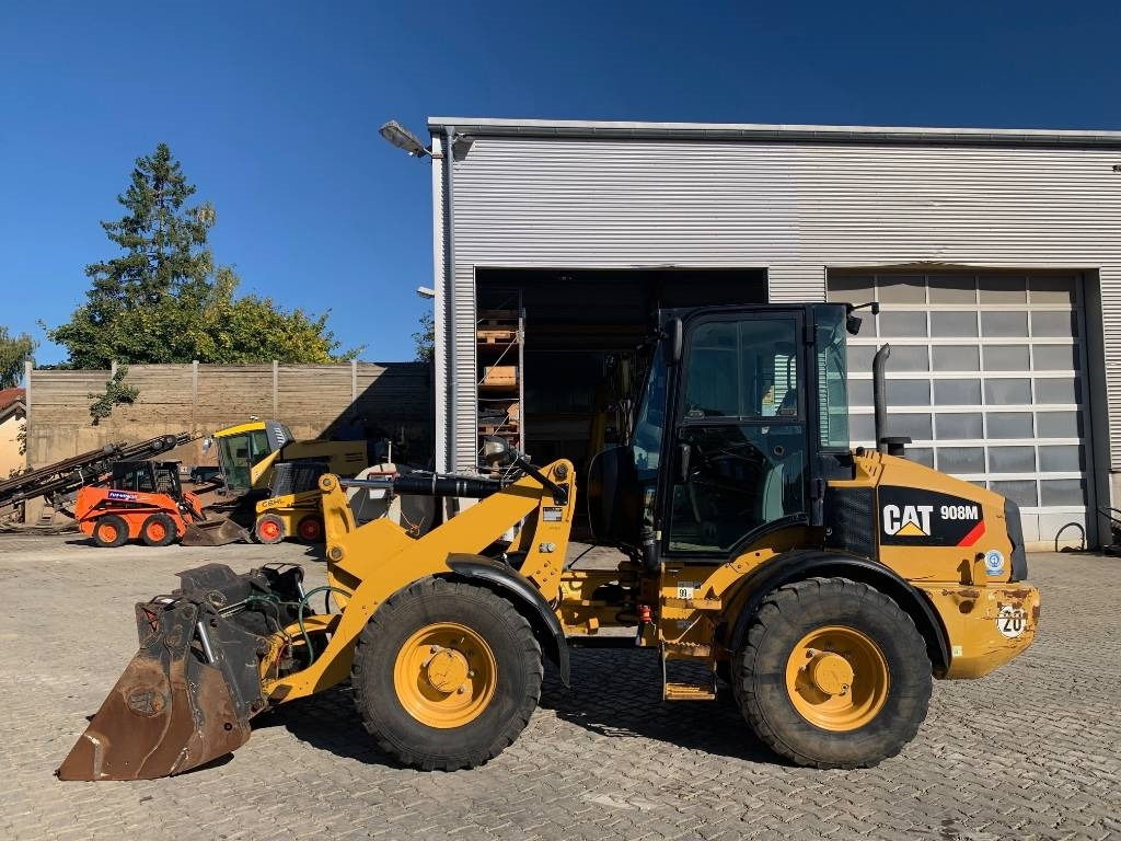 CAT 908M  - Wheel loader: picture 2 CAT 908M  - Wheel loader: picture 2