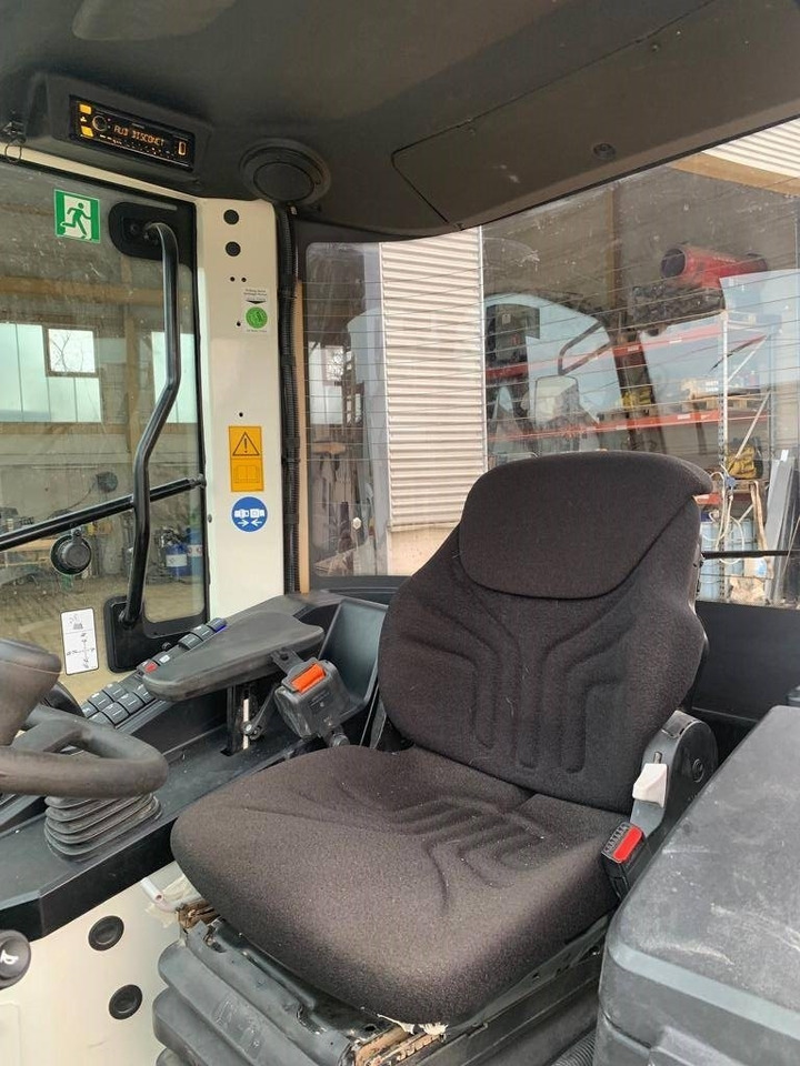 Wheel loader Liebherr L506 Compact G8.0-D ( 5x available ): picture 9
