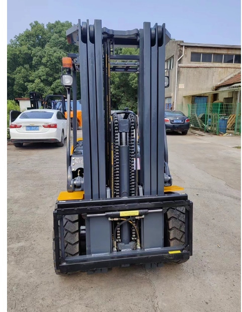 2020 Komatsu FD30 - Forklift: picture 4 2020 Komatsu FD30 - Forklift: picture 4