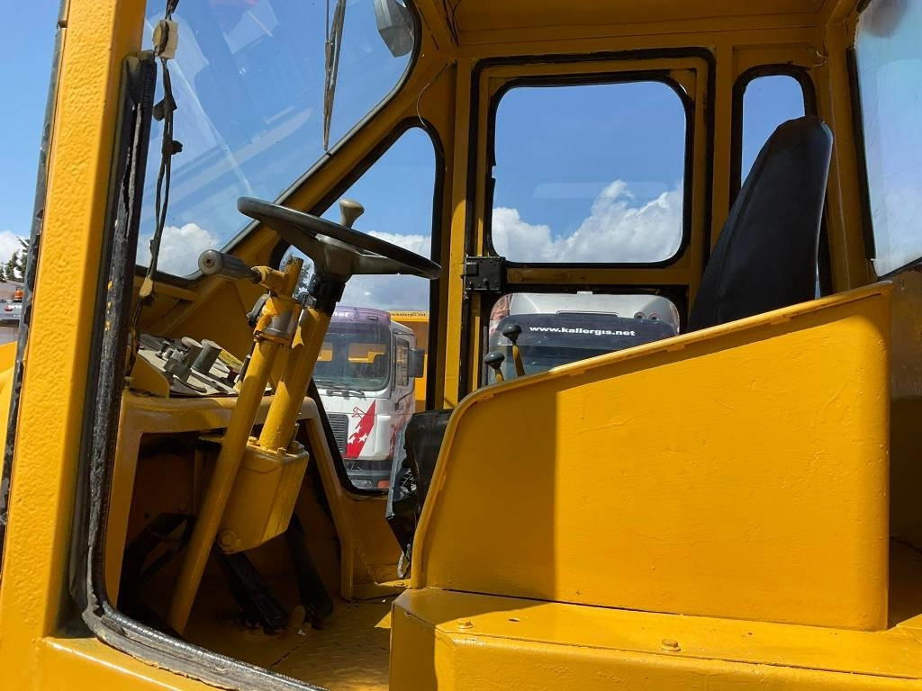 Wheel loader CAT 966C: picture 9