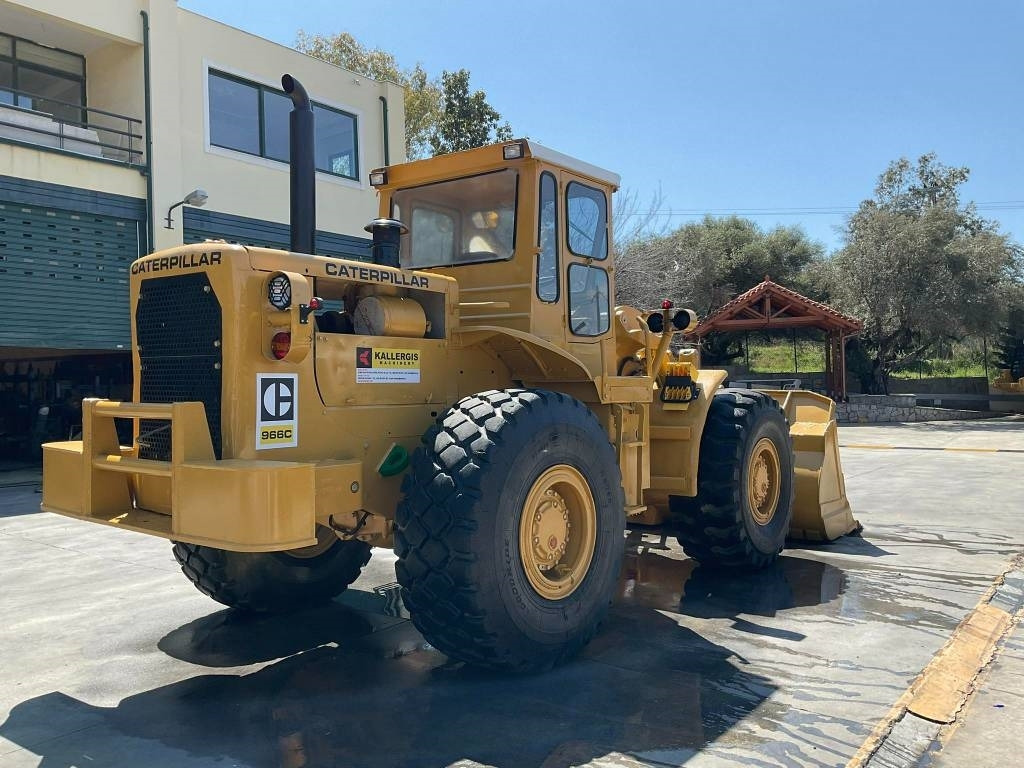 Wheel loader CAT 966C: picture 11
