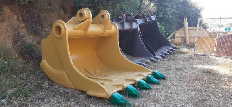 CAT BLME - Excavator bucket for Construction machinery: picture 1 CAT BLME - Excavator bucket for Construction machinery: picture 1