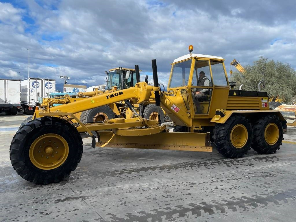 Faun F185C - Grader: picture 4 Faun F185C - Grader: picture 4