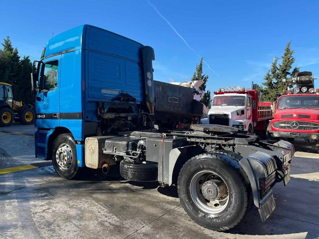 Tractor unit Mercedes-Benz 1843: picture 14
