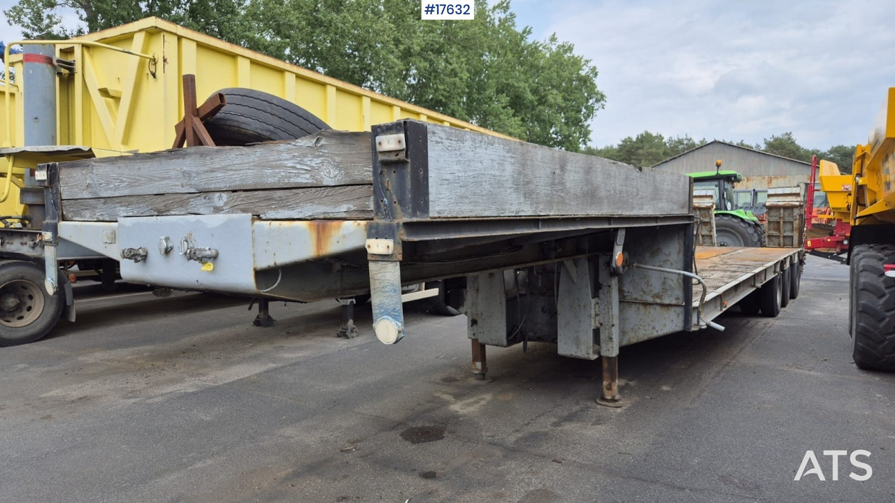 1990 ZREMB NS 300 - Low loader semi-trailer: picture 5 1990 ZREMB NS 300 - Low loader semi-trailer: picture 5