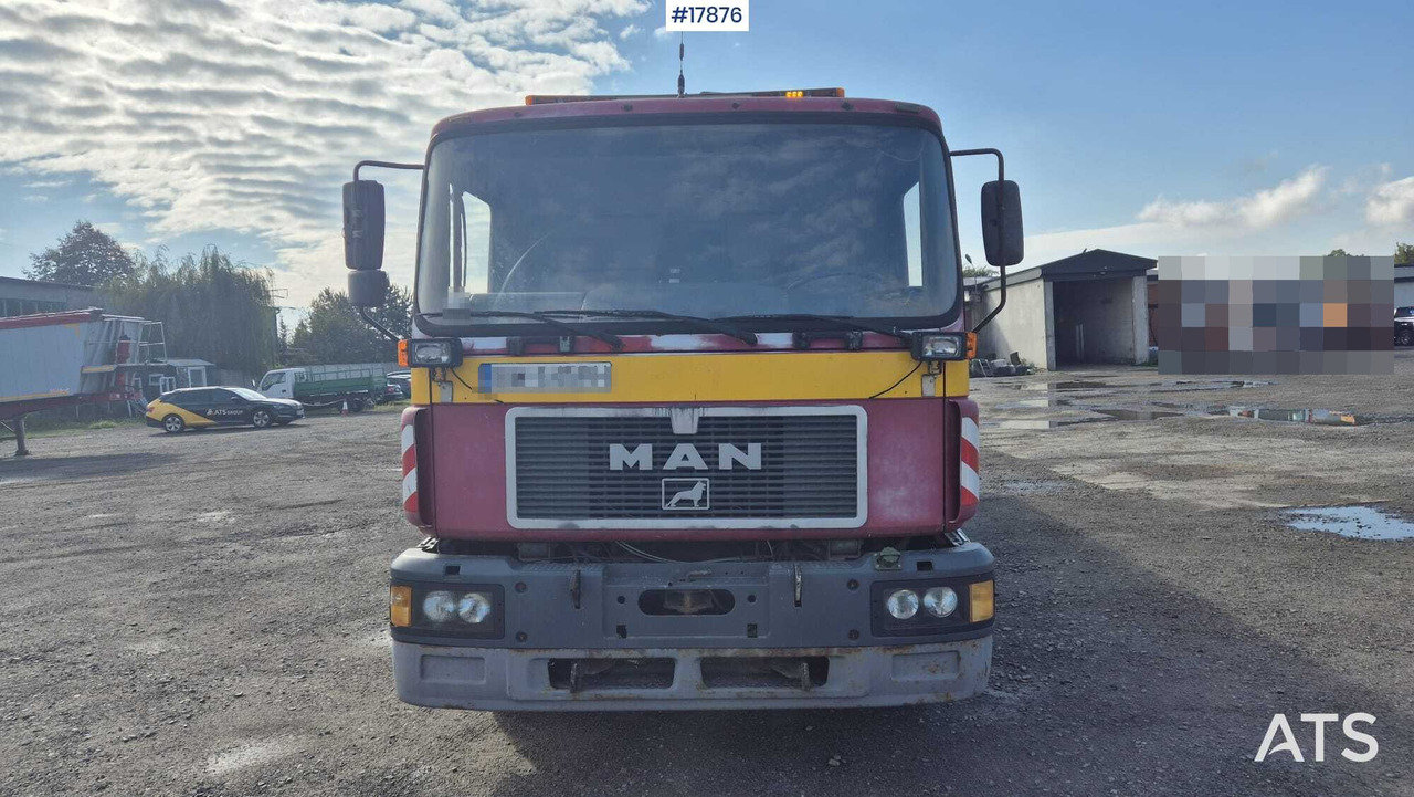 1997 MAN 18.224 - Dropside/ Flatbed truck, Crane truck: picture 4 1997 MAN 18.224 - Dropside/ Flatbed truck, Crane truck: picture 4