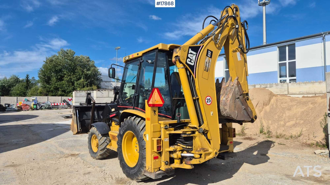 Backhoe loader 2003 CAT 424D: picture 6