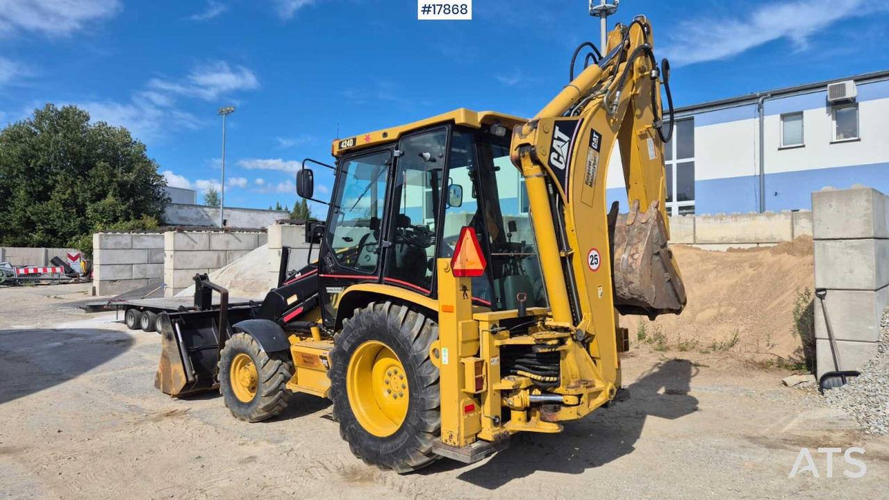 Backhoe loader 2003 CAT 424D: picture 7