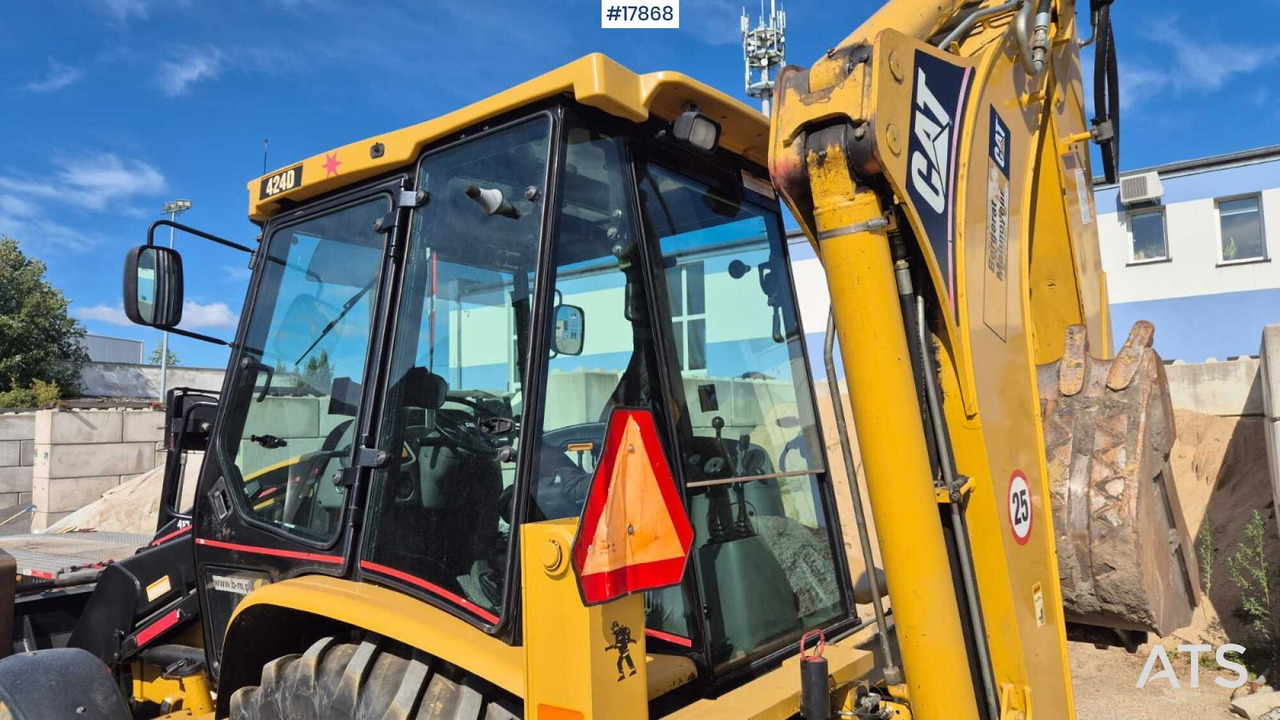 Backhoe loader 2003 CAT 424D: picture 18