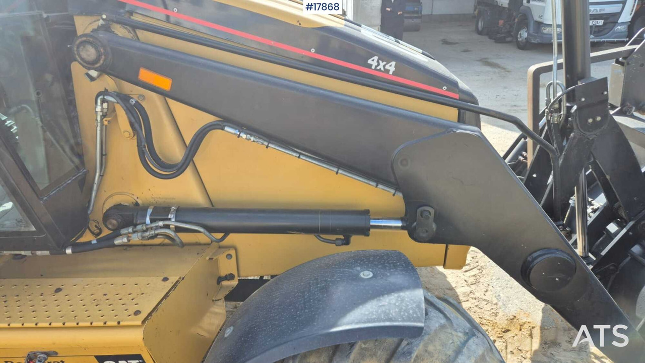 Backhoe loader 2003 CAT 424D: picture 20