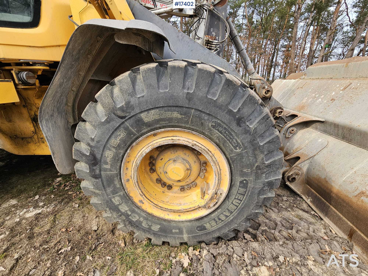 Wheel loader 2011 Volvo L120F: picture 17
