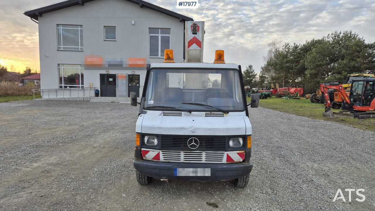 BRONTO SKYLIFT basket lift on Mercedes-Benz 308D chassis (1992) - Truck mounted aerial platform: picture 2 BRONTO SKYLIFT basket lift on Mercedes-Benz 308D chassis (1992) - Truck mounted aerial platform: picture 2