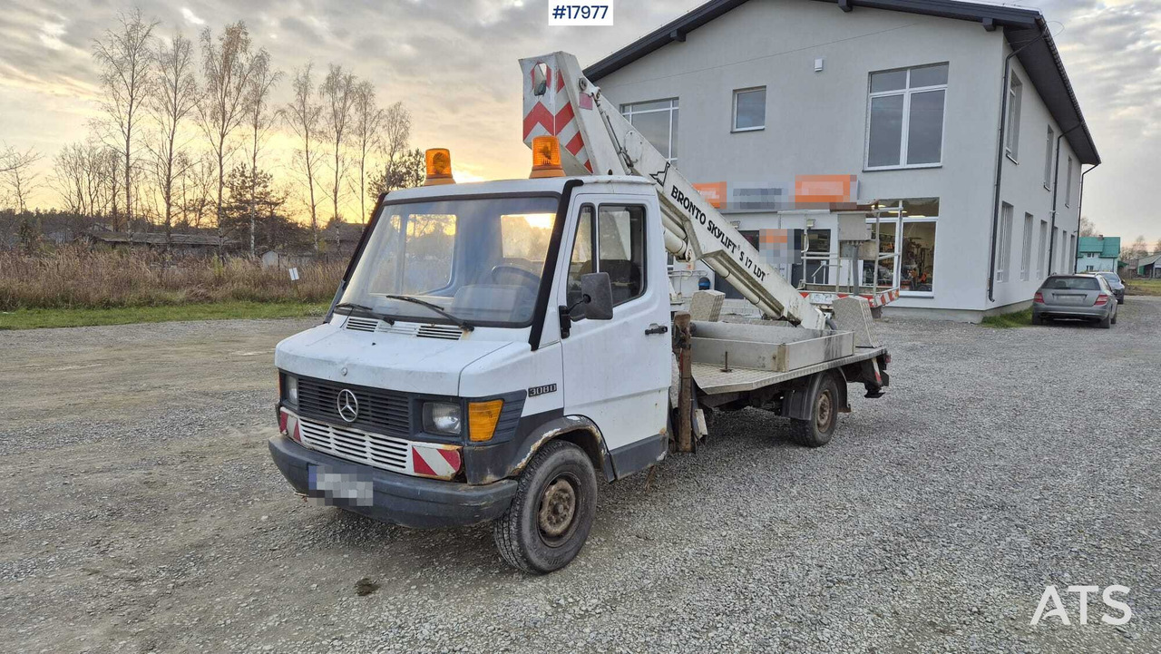 BRONTO SKYLIFT basket lift on Mercedes-Benz 308D chassis (1992) - Truck mounted aerial platform: picture 1 BRONTO SKYLIFT basket lift on Mercedes-Benz 308D chassis (1992) - Truck mounted aerial platform: picture 1