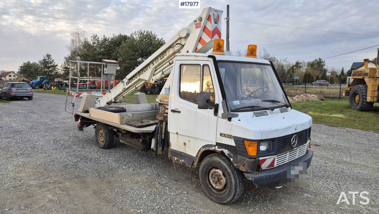 BRONTO SKYLIFT basket lift on Mercedes-Benz 308D chassis (1992) - Truck mounted aerial platform: picture 3 BRONTO SKYLIFT basket lift on Mercedes-Benz 308D chassis (1992) - Truck mounted aerial platform: picture 3