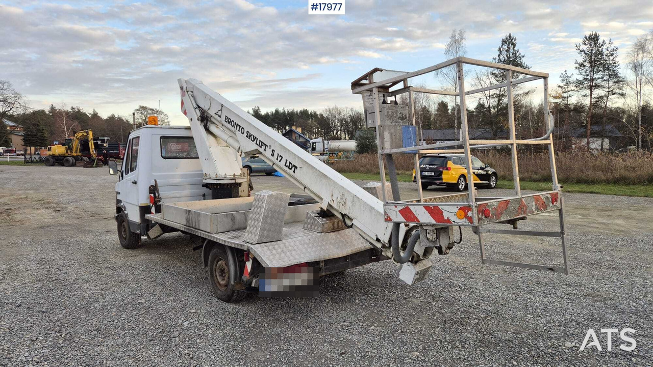 BRONTO SKYLIFT basket lift on Mercedes-Benz 308D chassis (1992) - Truck mounted aerial platform: picture 5 BRONTO SKYLIFT basket lift on Mercedes-Benz 308D chassis (1992) - Truck mounted aerial platform: picture 5