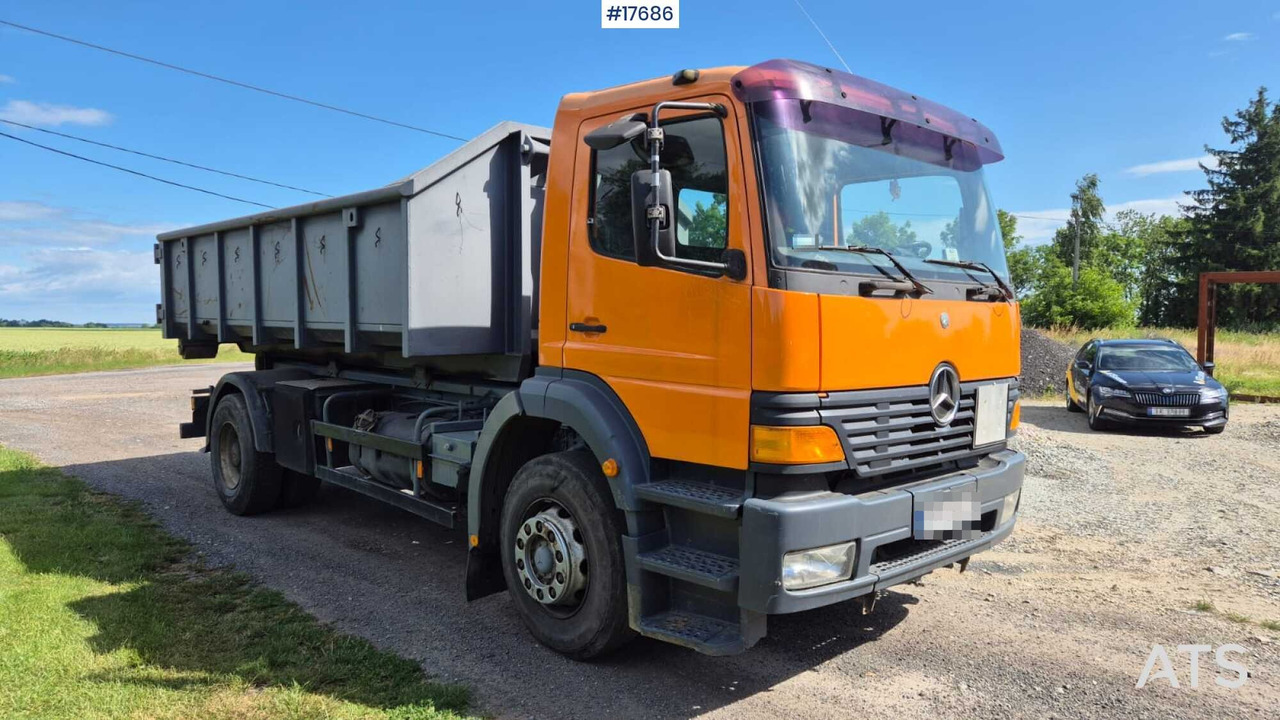 Mercedes-Benz 1828 hooklift (1999) two containers - Hook lift truck: picture 3 Mercedes-Benz 1828 hooklift (1999) two containers - Hook lift truck: picture 3