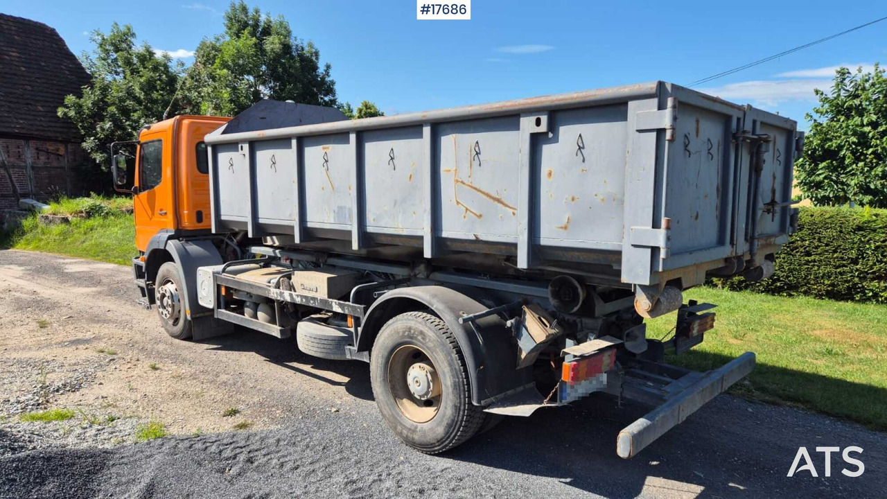 Mercedes-Benz 1828 hooklift (1999) two containers - Hook lift truck: picture 5 Mercedes-Benz 1828 hooklift (1999) two containers - Hook lift truck: picture 5