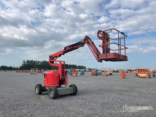 2011 Genie Z-34/22 4WD Diesel Articulating Boom Lift - Articulated boom: picture 3 2011 Genie Z-34/22 4WD Diesel Articulating Boom Lift - Articulated boom: picture 3