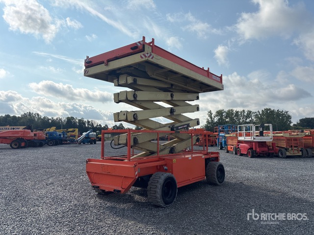 2013 Holland Lift COMBISTAR B-165FL25 Electric Scissor Lift - Scissor lift: picture 2 2013 Holland Lift COMBISTAR B-165FL25 Electric Scissor Lift - Scissor lift: picture 2