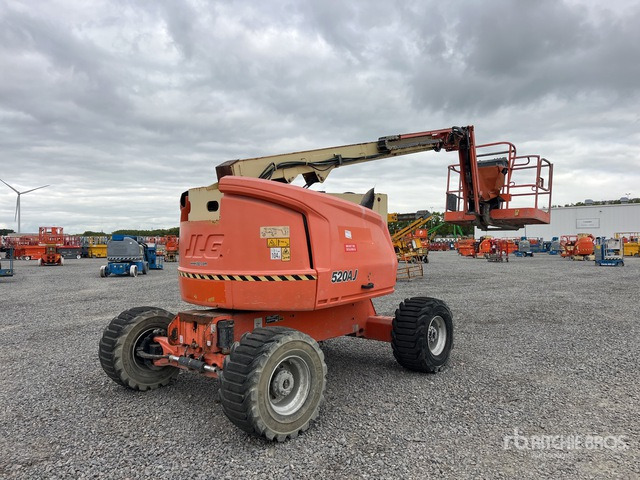 2015 JLG 520AJ 4WD Diesel Articulating Boom Lift - Articulated boom: picture 1 2015 JLG 520AJ 4WD Diesel Articulating Boom Lift - Articulated boom: picture 1