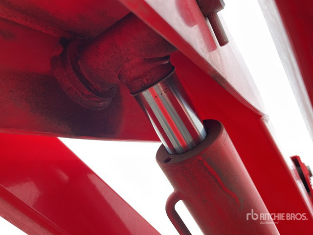 2016 Haulotte HA12IP 2WD Electric Articulating Boom Lift - Articulated boom: picture 5 2016 Haulotte HA12IP 2WD Electric Articulating Boom Lift - Articulated boom: picture 5