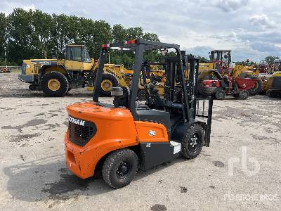 DOOSAN D30NX - Forklift: picture 3 DOOSAN D30NX - Forklift: picture 3