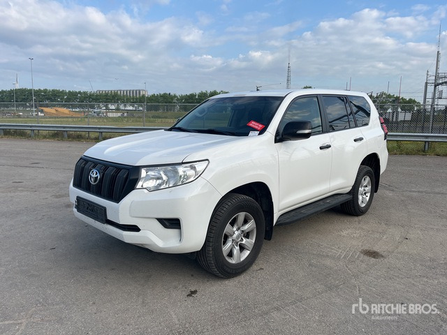 Toyota Land Cruiser SUV - SUV: picture 2 Toyota Land Cruiser SUV - SUV: picture 2