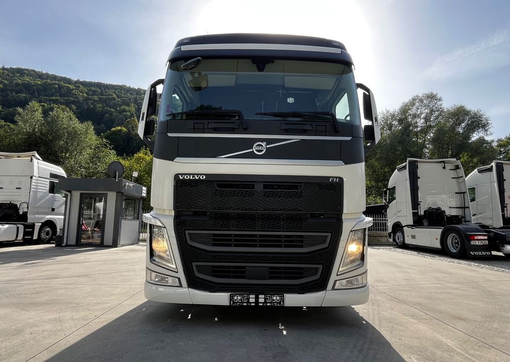 Volvo FH500 // 2016 // Mega // 2 zbiorniki // Z ruchu międzynarodowego // - Tractor unit: picture 2 Volvo FH500 // 2016 // Mega // 2 zbiorniki // Z ruchu międzynarodowego // - Tractor unit: picture 2