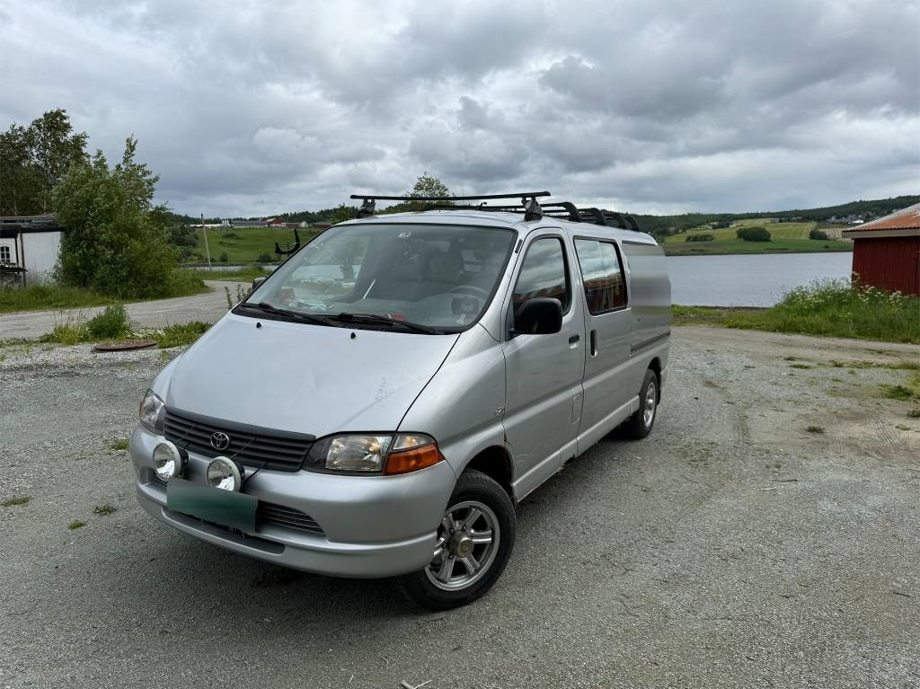 Toyota Hiace 4x4 - Combi van: picture 1 Toyota Hiace 4x4 - Combi van: picture 1