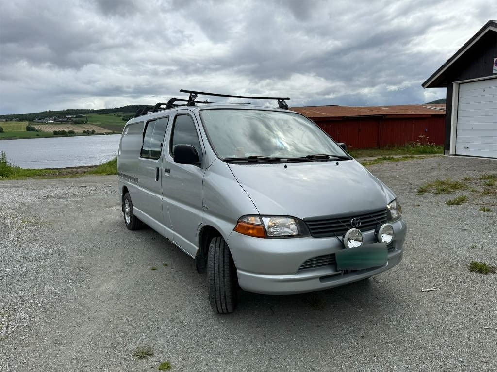Toyota Hiace 4x4 - Combi van: picture 5 Toyota Hiace 4x4 - Combi van: picture 5