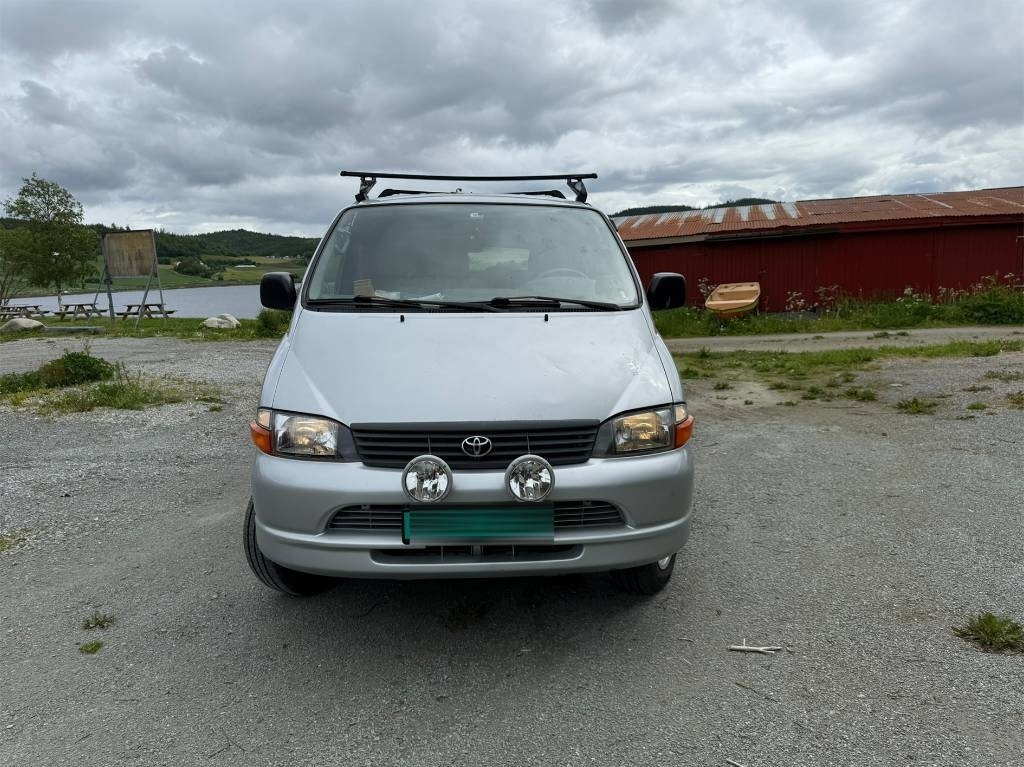 Toyota Hiace 4x4 - Combi van: picture 4 Toyota Hiace 4x4 - Combi van: picture 4