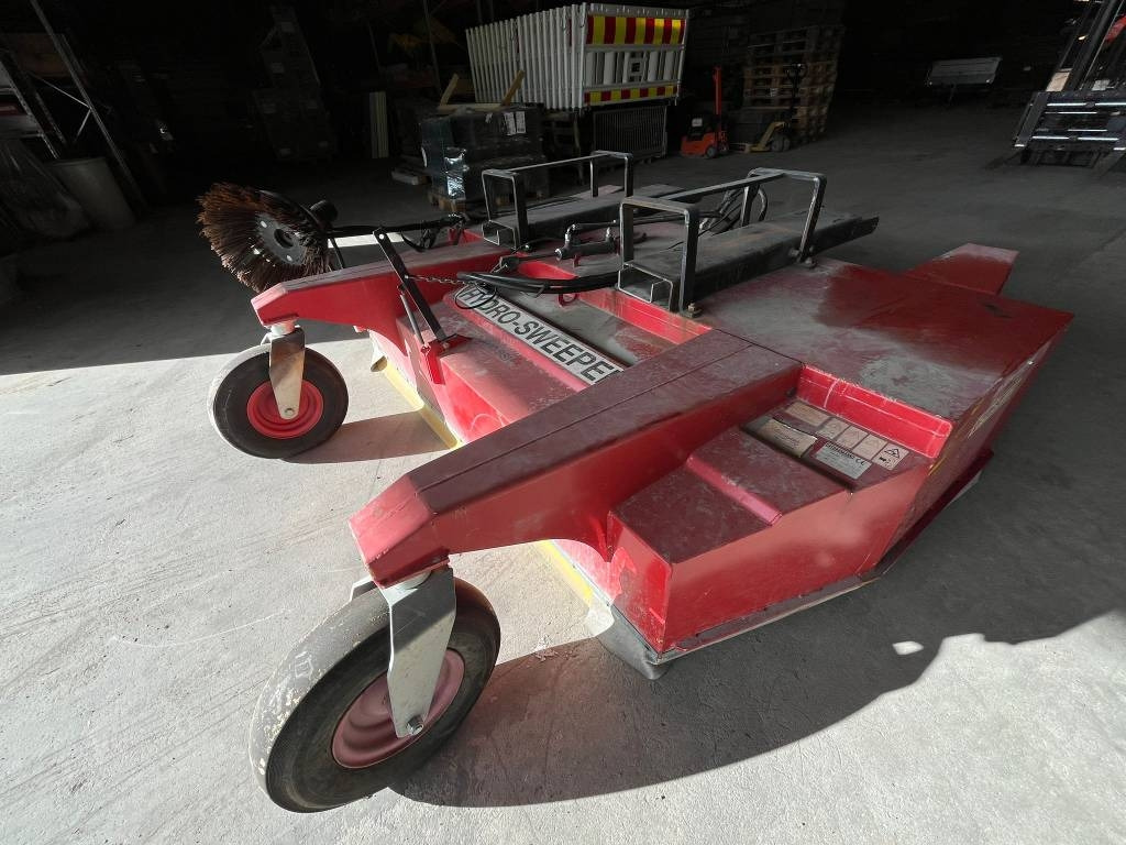 Westbjorn Hydro-Sweeper 2000 SSH - Broom: picture 1 Westbjorn Hydro-Sweeper 2000 SSH - Broom: picture 1