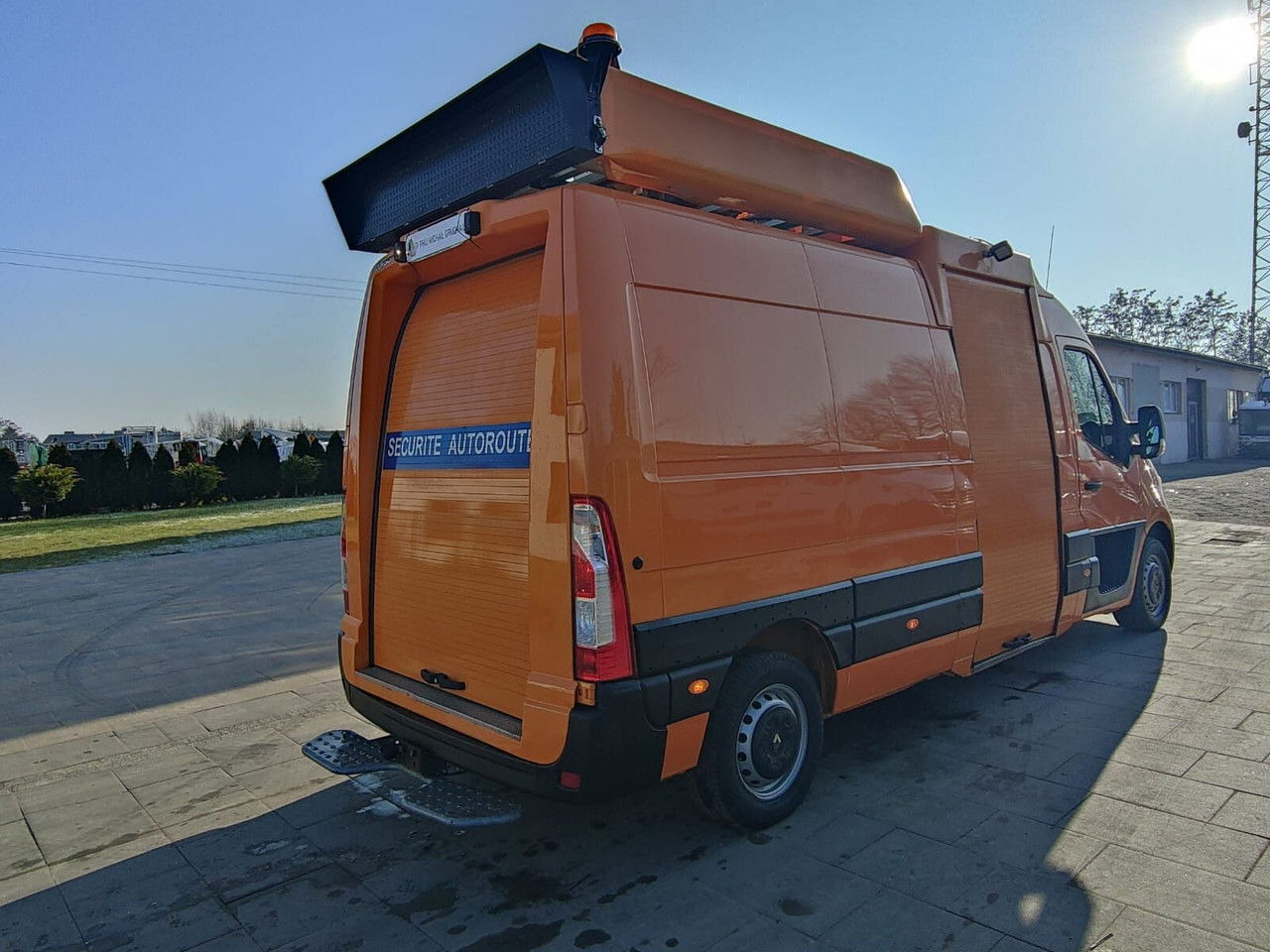 Lease a Renault Master Blaszak Roboty drogowe Pomoc drogowa Auto Serwisowe Oświe  Renault Master Blaszak Roboty drogowe Pomoc drogowa Auto Serwisowe Oświe: picture 8