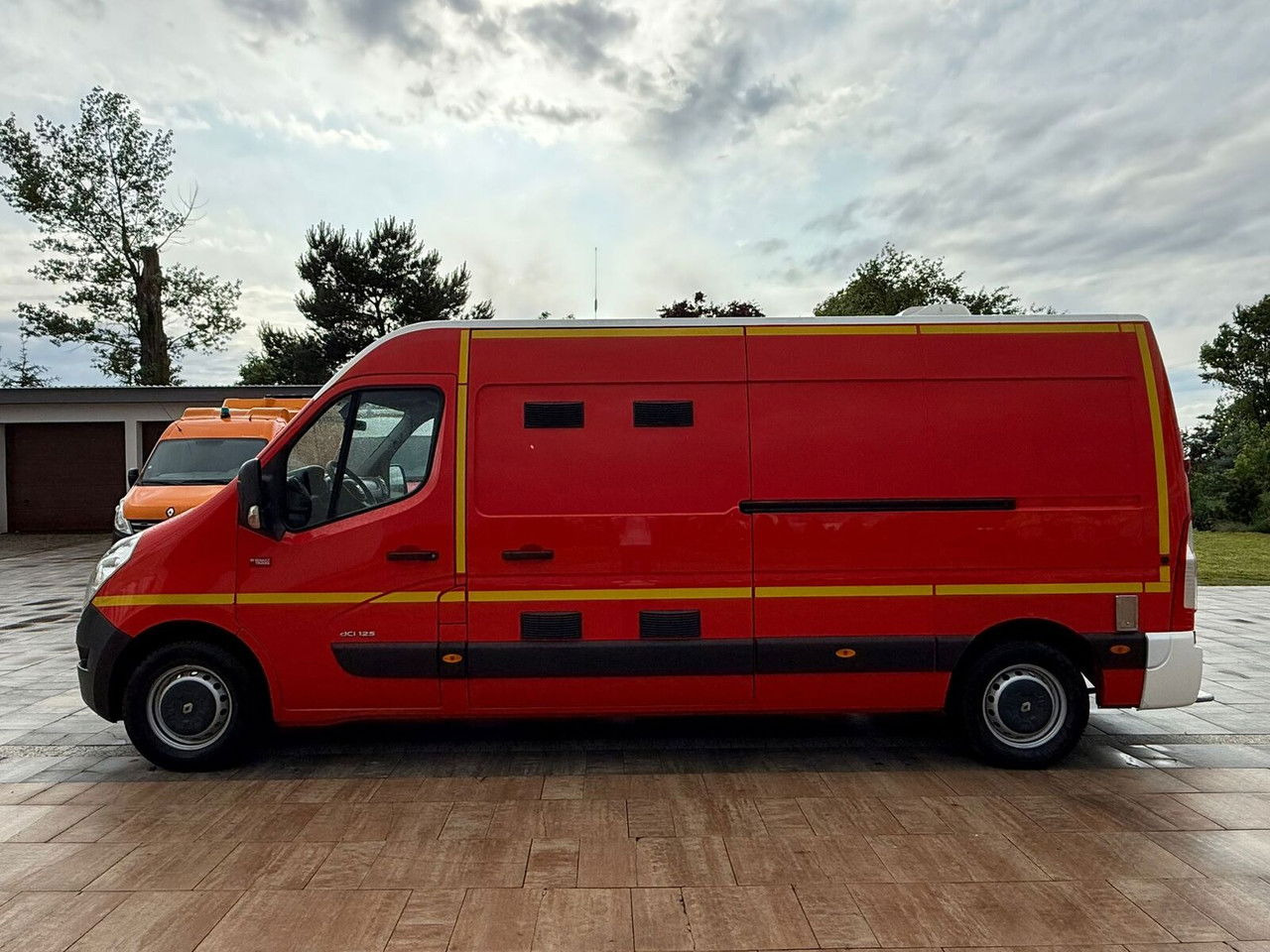 Renault Master - Ambulance: picture 5 Renault Master - Ambulance: picture 5