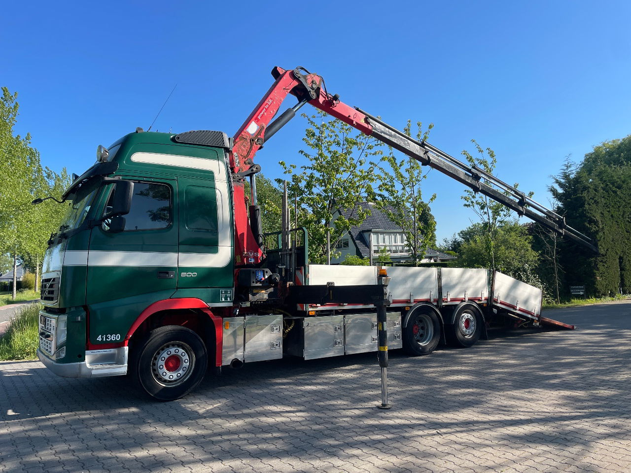 Volvo FH 13.500 HMF 2420 K5 crane, winch, and extendable deck - Crane truck: picture 1 Volvo FH 13.500 HMF 2420 K5 crane, winch, and extendable deck - Crane truck: picture 1