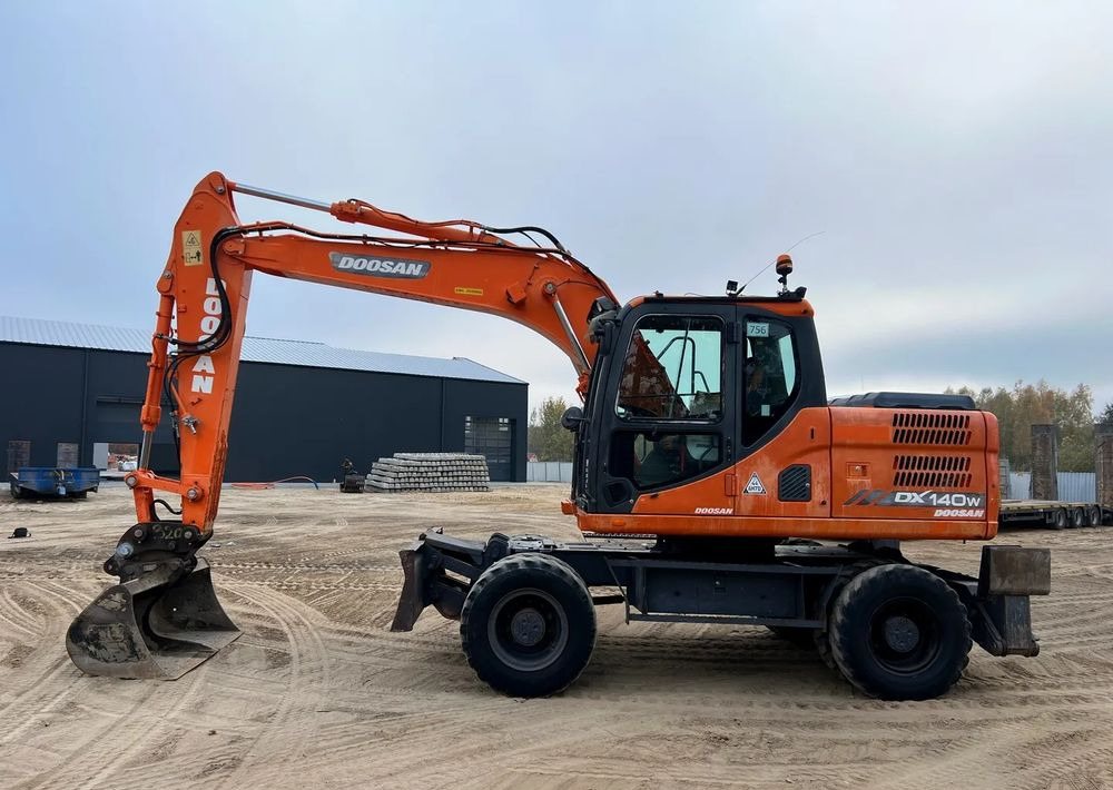 Doosan DX140W-3 - Wheel excavator: picture 5 Doosan DX140W-3 - Wheel excavator: picture 5