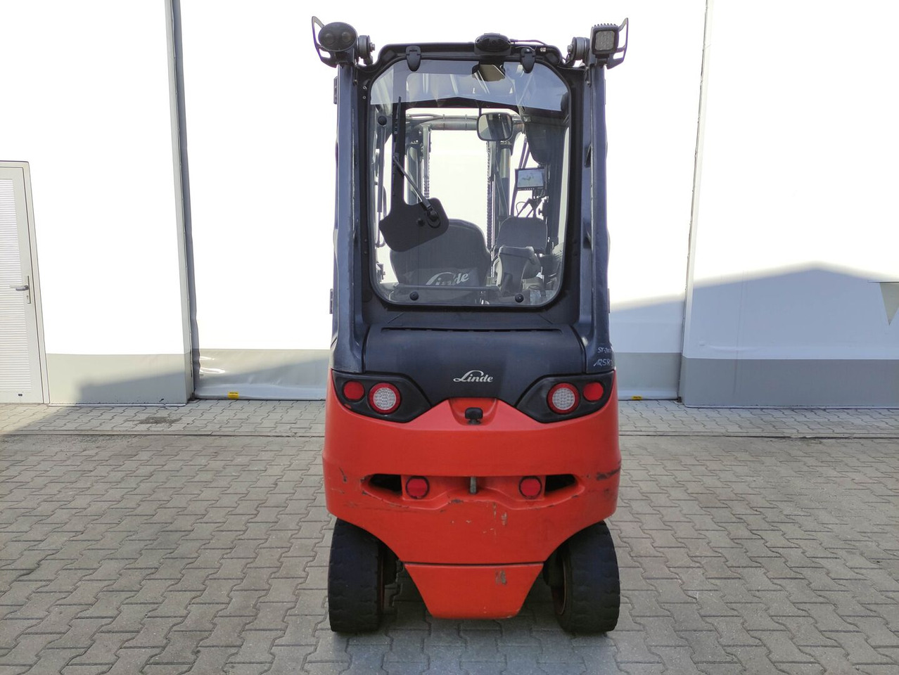 Linde E30H-01-600-387 - Electric forklift: picture 4 Linde E30H-01-600-387 - Electric forklift: picture 4
