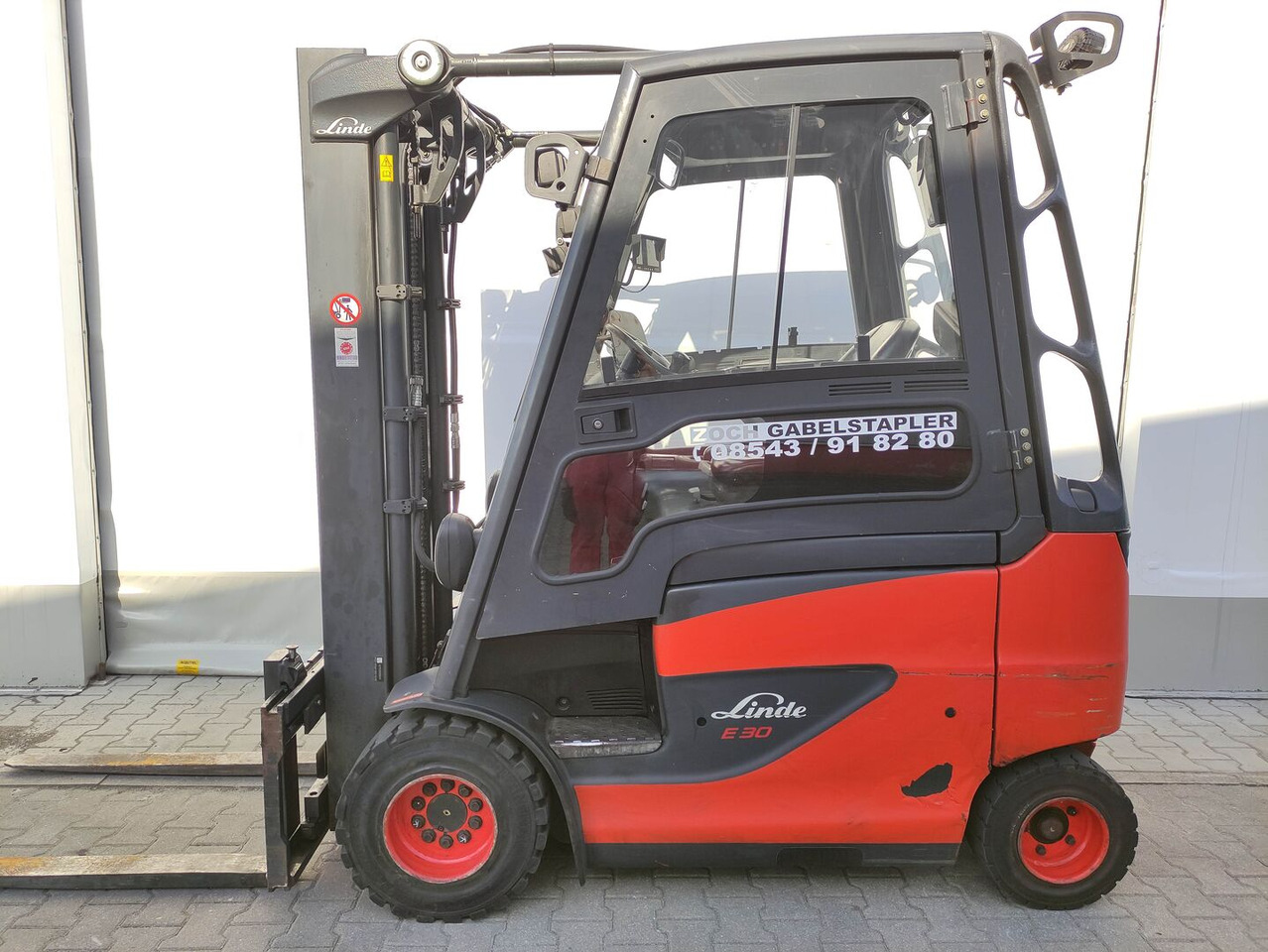 Linde E30H-01-600-387 - Electric forklift: picture 1 Linde E30H-01-600-387 - Electric forklift: picture 1