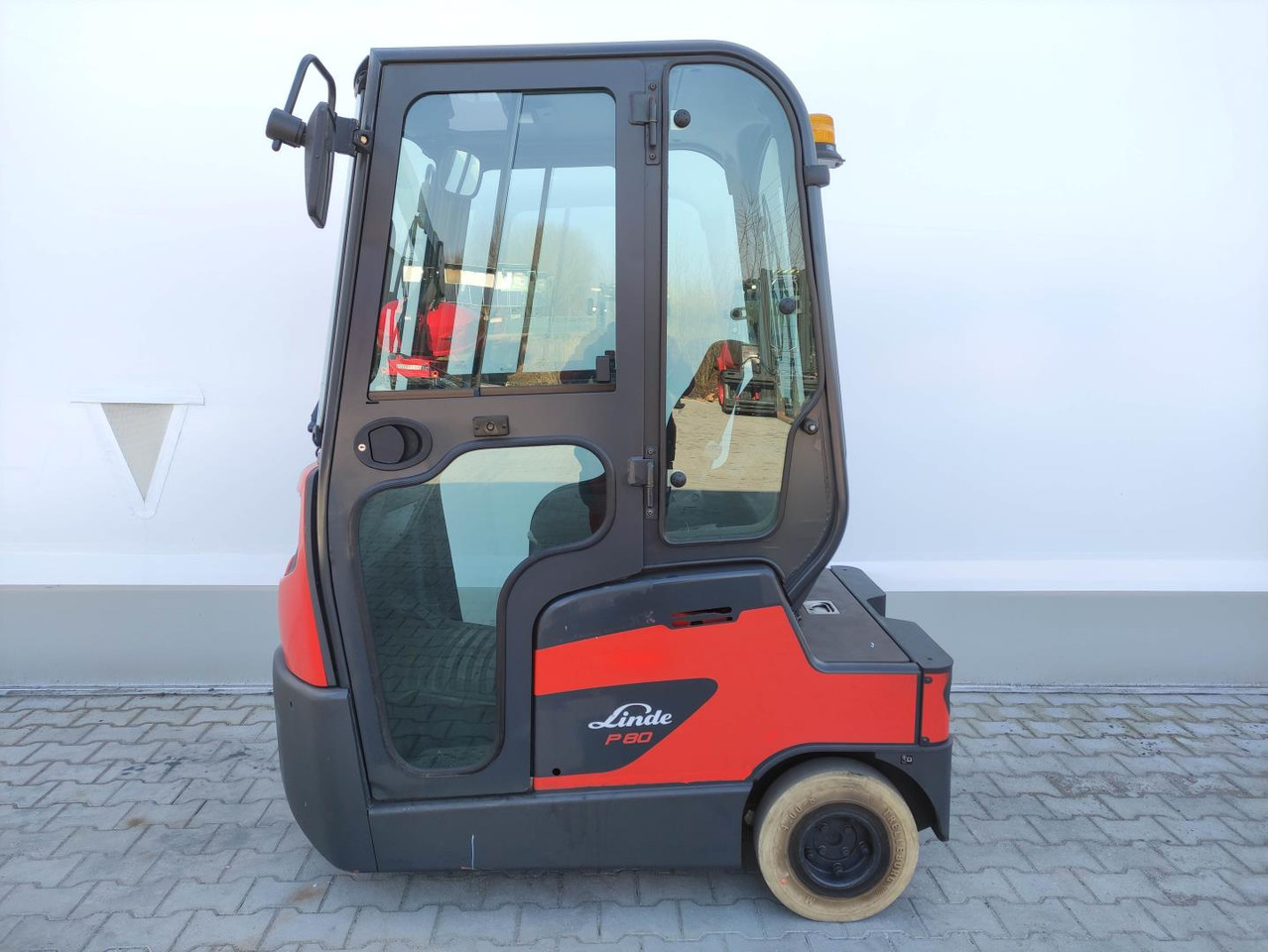 Linde P80 - Tow tractor: picture 1 Linde P80 - Tow tractor: picture 1