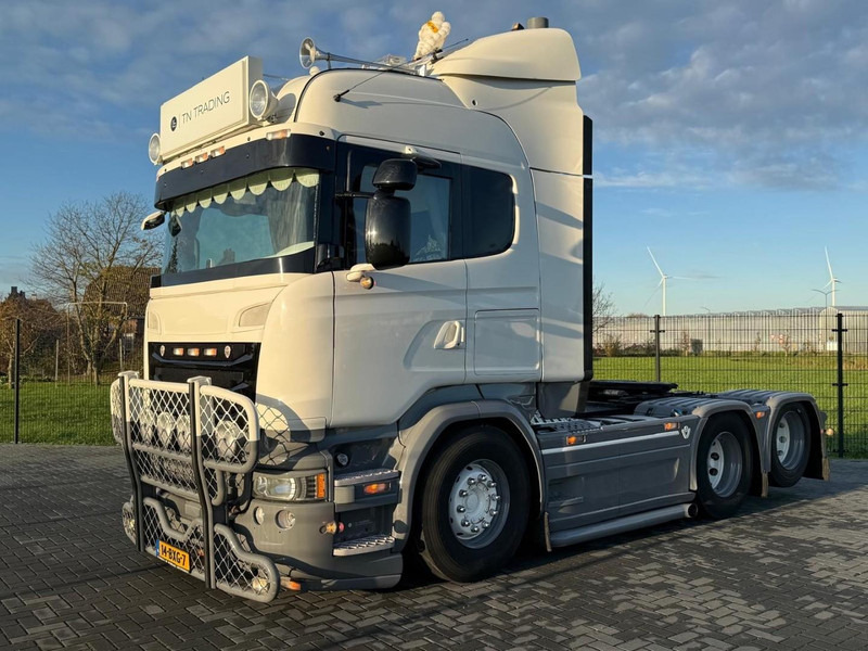 Scania R580 VOLLE SHOWTRUCK, VOLLUCHT, OPEN UITLAAT, INTERIEUR. - Tractor unit: picture 3 Scania R580 VOLLE SHOWTRUCK, VOLLUCHT, OPEN UITLAAT, INTERIEUR. - Tractor unit: picture 3