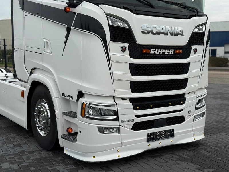 Scania S520 V8 NGS FULL SPOILER, PARK COOLER, FULL AIR, RETARDER, 6 BALLOONS. - Tractor unit: picture 4 Scania S520 V8 NGS FULL SPOILER, PARK COOLER, FULL AIR, RETARDER, 6 BALLOONS. - Tractor unit: picture 4