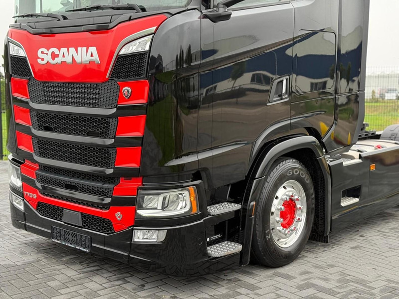 Scania S770 VOLLUCHT, LEER, RETARDER, 2 TANKS, PARK COOL. - Tractor unit: picture 5 Scania S770 VOLLUCHT, LEER, RETARDER, 2 TANKS, PARK COOL. - Tractor unit: picture 5