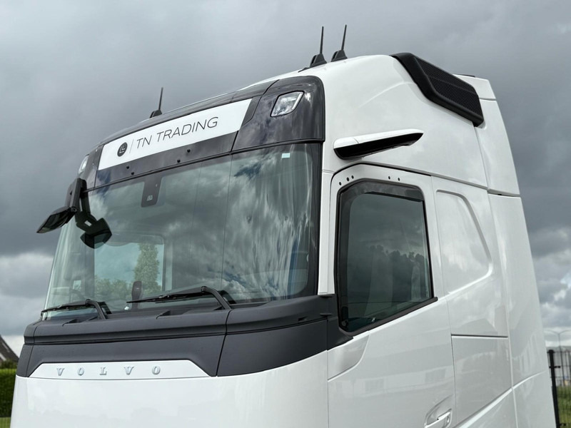 Volvo FH 13.460XL NEW, FULL AIR, ALCOA, HYDRAULIC, XL, FULL. - Tractor unit: picture 4 Volvo FH 13.460XL NEW, FULL AIR, ALCOA, HYDRAULIC, XL, FULL. - Tractor unit: picture 4